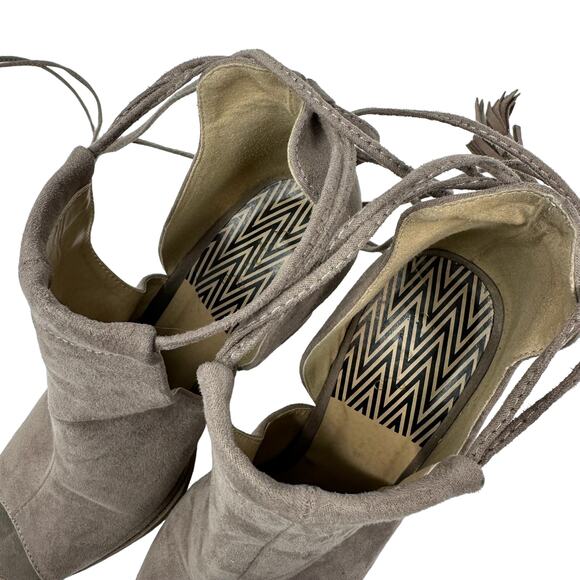 QUPID Madelynn Heeled Booties SZ 9 Peep Toe Tan Suede Strappy Heels Boho Indie - Picture 12 of 16